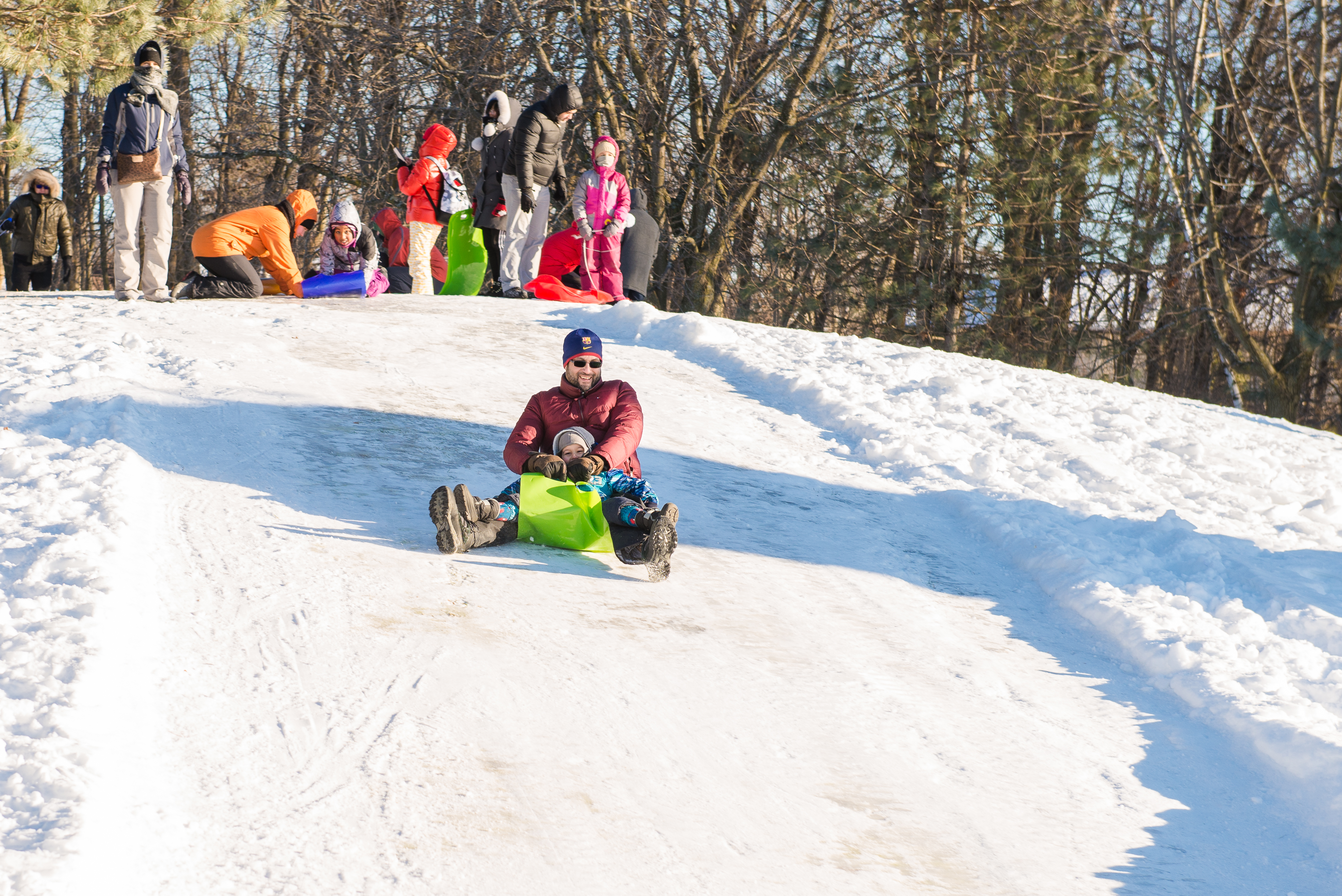 Ville de Brossard - À partir de demain, 30 décembre, entre 10 h et 17 h,  des pistes de ski de fond du grand parc urbain de Brossard et le chalet  seront